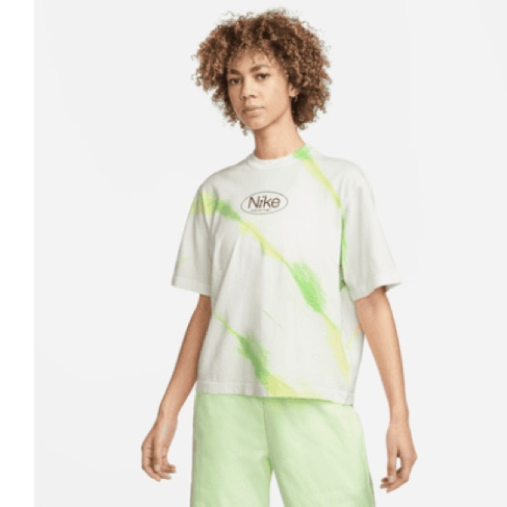 Nike Sportswear White Boxy T-Shirt